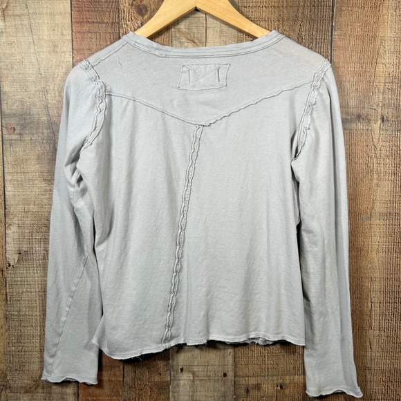 We The Free People Grey Exposed Seam Raw Hem Long Sleeve Tee Medium Boho Casual - Picture 6 of 7